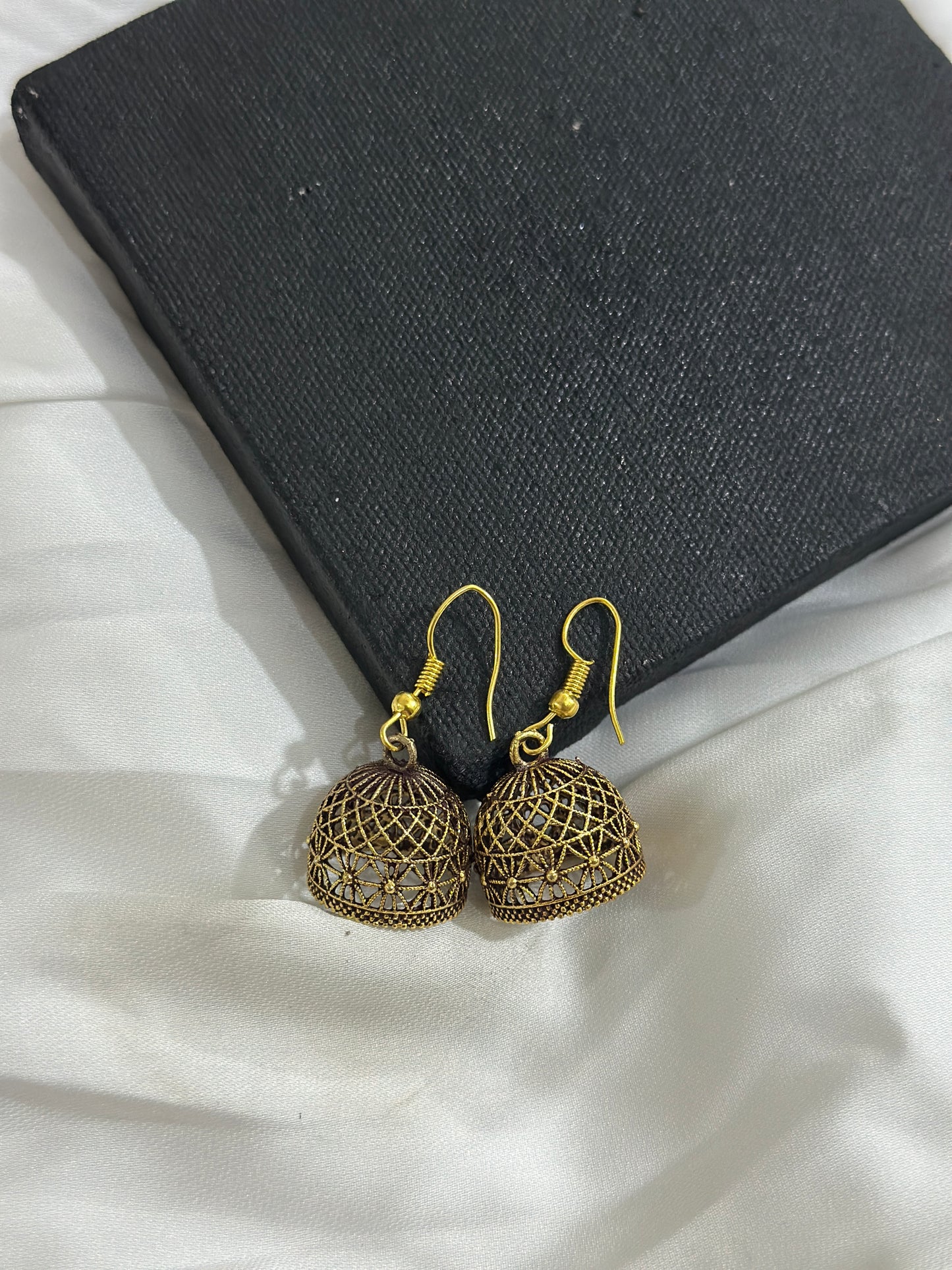 Cage jhumka