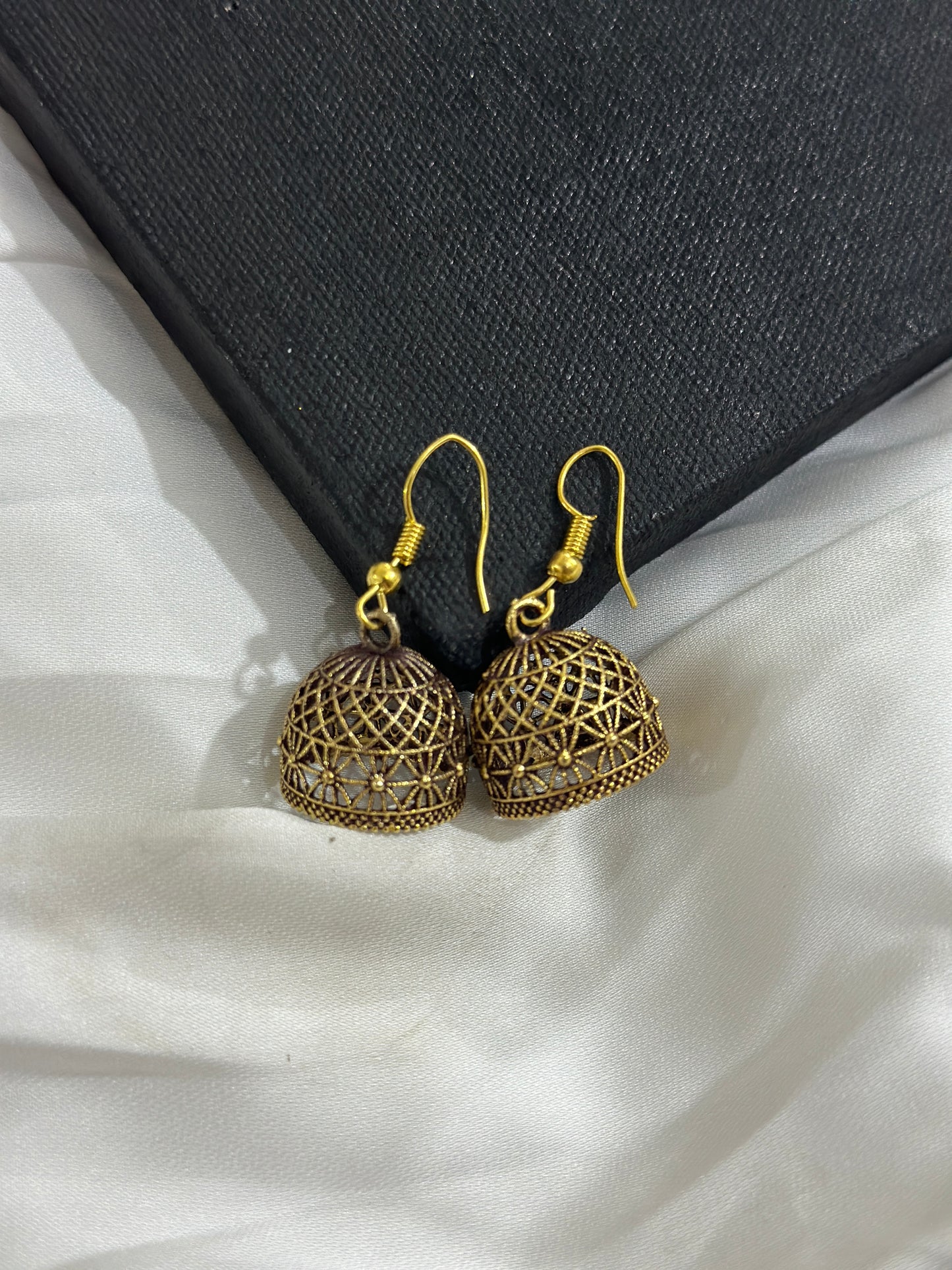 Cage jhumka