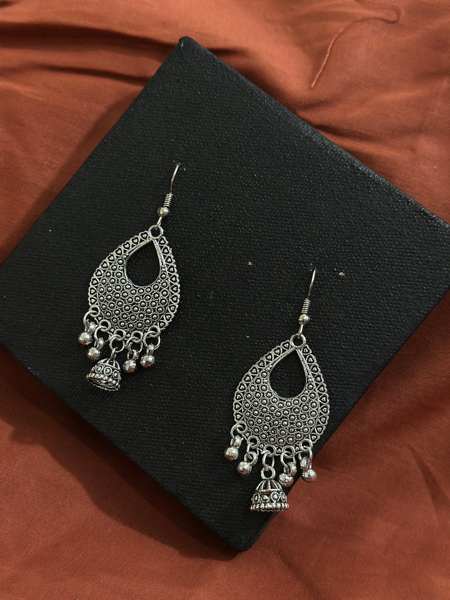 Oxidized teardrop earings