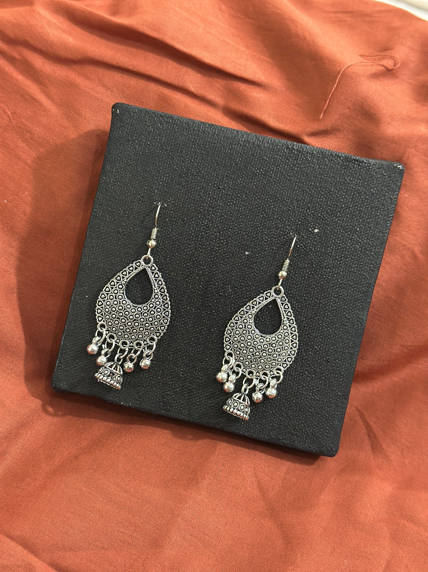 Oxidized teardrop earings