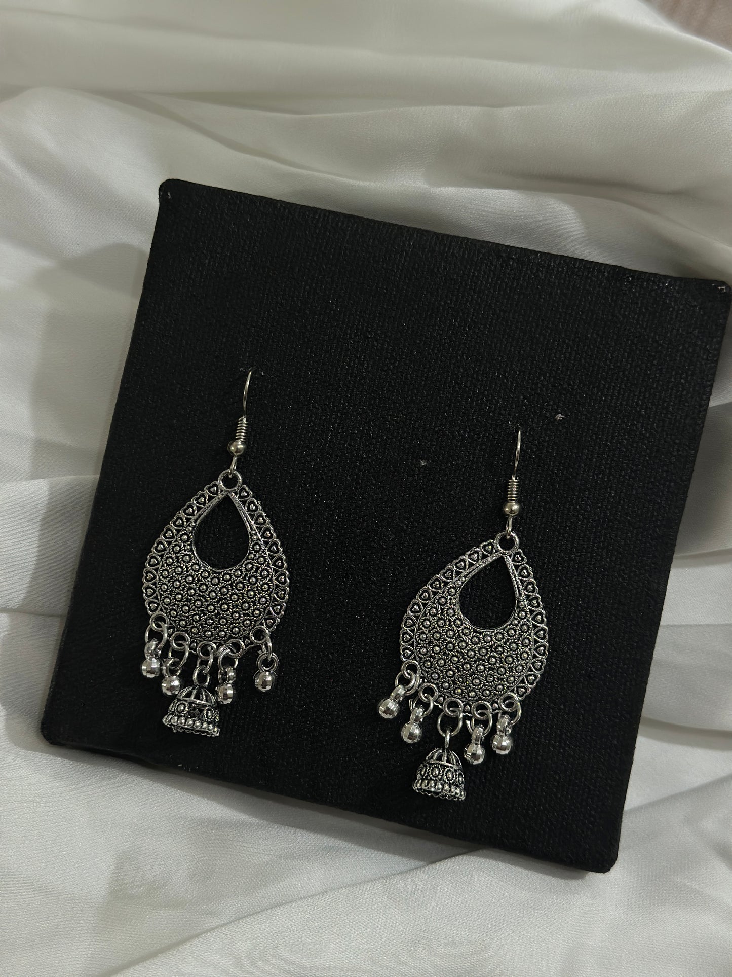 Oxidized teardrop earings