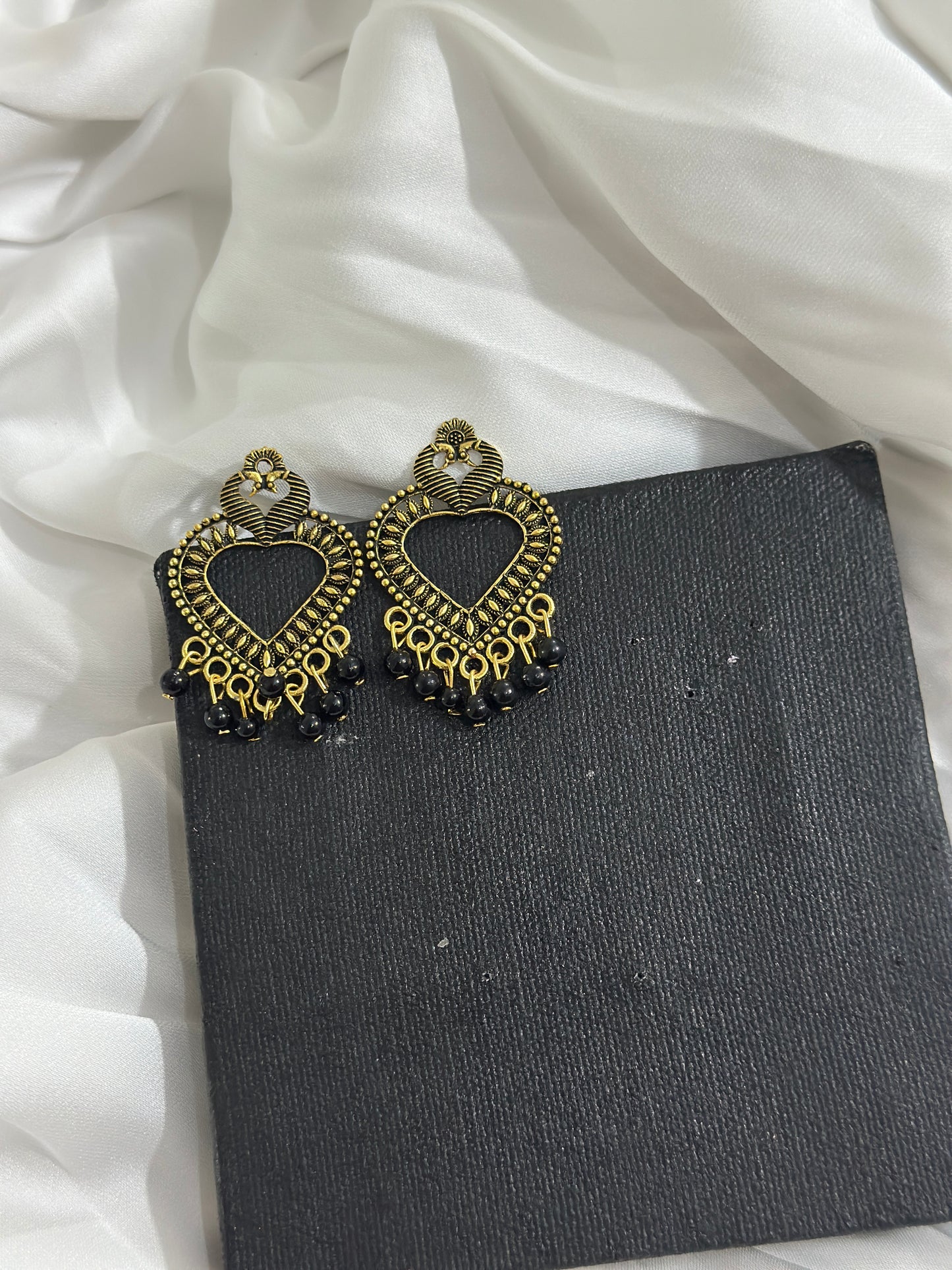 Heart jhumka black