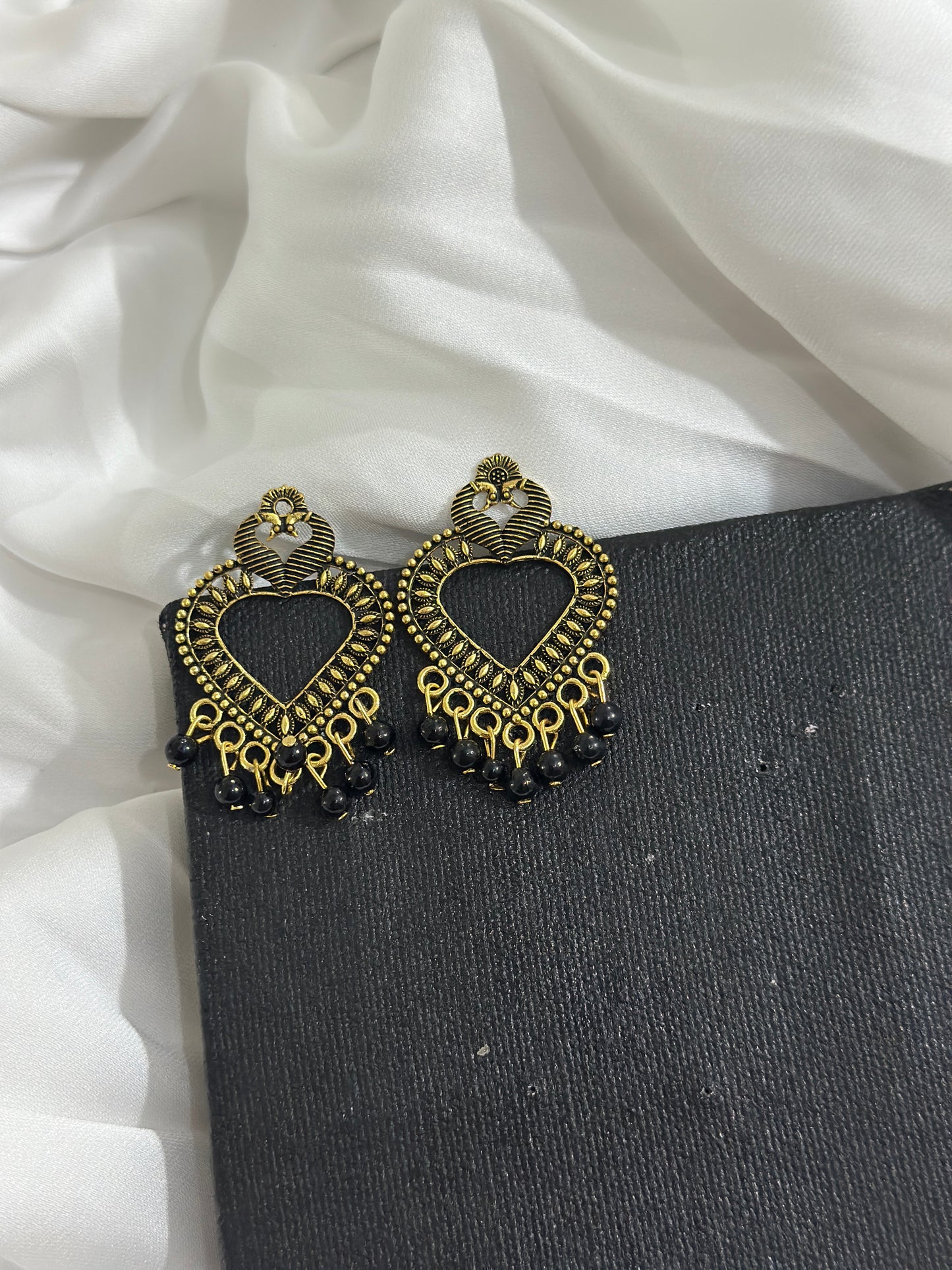 Heart jhumka black