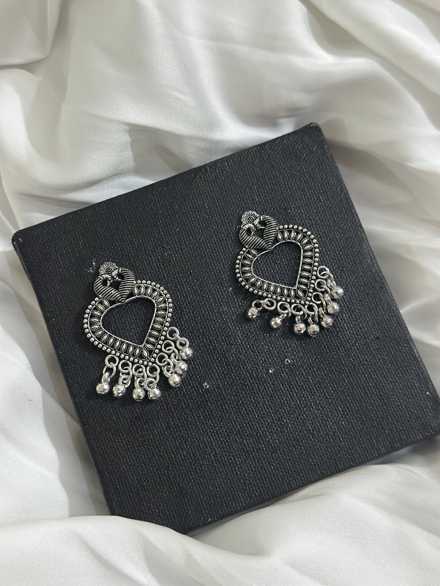 Oxidized heart earings