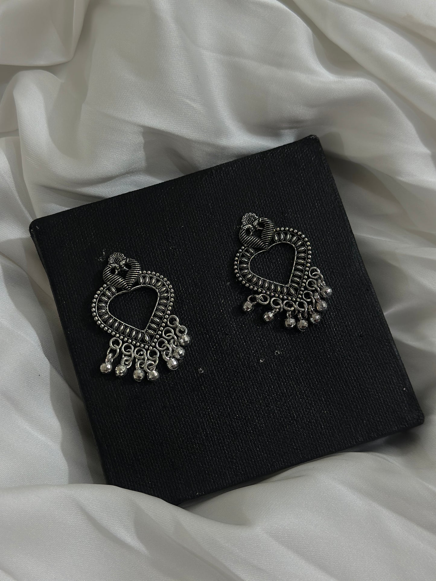 Oxidized heart earings